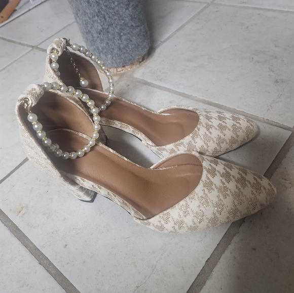 Cream and gold houndstooth heels - Picture 2 of 9